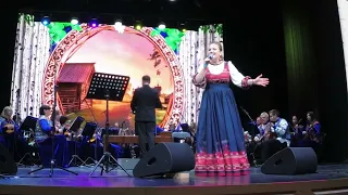 Несомненно, эта песня, безусловный хит Марины Девятовой! 🎶