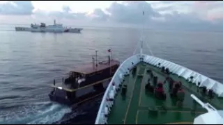 Корабли Китая и Филиппин столкнулись в Южно-Китайском море