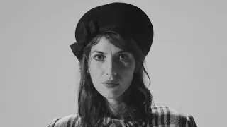 Aldous Harding – Lawn (Official Video)