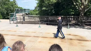 changing of the guard tomb of the unknown soldier