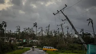 Ураган "Йен" оставил Кубу без электричества и движется к Флориде