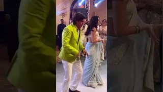 Ananya Panday dances to Saat Samundar Paar with dad Chunky Pandey at her cousin's wedding #shorts