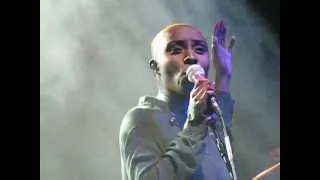 LAURA MVULA 'Sing to the Moon' LIVE @ The Ritz Manchester 070313.