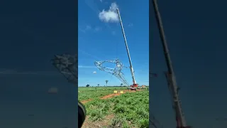 Içamento de torre estaiada com guindaste LT 500 KV.