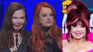 Naomi Judd’s Daughters Break Down During Country Music Hall of Fame Induction