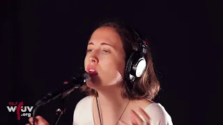 Alice Merton - "No Roots" (Live at WFUV)