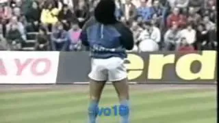 Maradona balla nel riscaldamento Napoli-Bayern Monaco Ivo19.