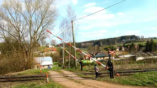 Mechanické závory na trati 040 Roztoky u Jilemnice 2.5.2021.Czech Railway Crossings.