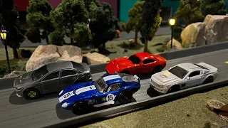 Hot wheels DieCast car racing. (Mail in battle) this race is crazy good!