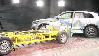 VW Touareg, Crash Tests 2018 - Unravel Travel TV