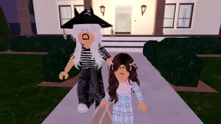 Mi hermana se escapa de la casa y se va al aeropuerto •||BERRYAVENUE, ROBLOX||• PARTE 2