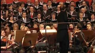 LaTraviata (G.Verdi) : "Coro di Mattadori Spagnuoli"    CORO "PREMIER ENSEMBLE" de AGAO