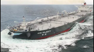 TOP 10 GIANT OIL TANKER SHIPS OVERCOME MONSTER WAVES IN STORM