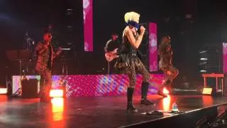 Gwen Stefani - "Luxurious" (Live); New York, 10/17/15