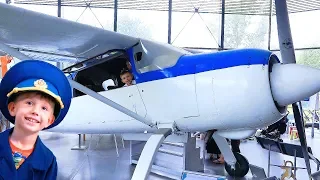 Airplanes for kids - kids adventure in museum of aviation for kids Egor pretend play as little pilot