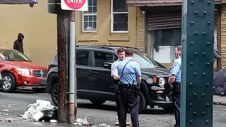 Philadelphia police at kensington Unçut