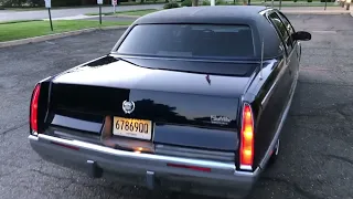 Walk around a 1995 Cadillac Fleetwood Brougham