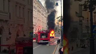 Ламборгини горит в центре Москвы.