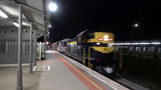 TRAINS AFTER DARK at  Broadmeadows Railway Station  - Australian Trains