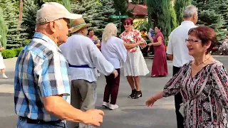 Я НА НЕЇ ЗАДИВИВСЯ! ТАНЦЫ ХАРЬКОВ 2023 #music #retrodancing