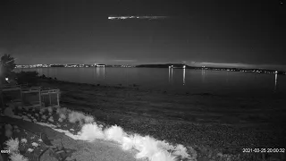 Raw: SpaceX Falcon 9 rocket debris seen from Bainbridge Island