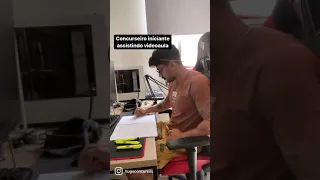 Concurseiro iniciante X Concurseiro que estuda há mais de 1 ano assistindo videoaula