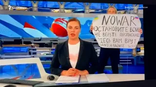 В кадр во время теленовостей российского «Первого канала» попала девушка с антивоенным плакатом