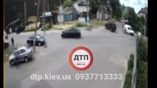 Двое погибли. Видео: за 10 мин до гибели. Водитель #Тойота #Камри протаранил авто в Козине и вместо