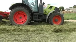 zwożenie belek siana w GR KUTZMANN i zbieranie trawy w GR GOŁKA