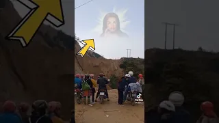 Jesus appears on the sky 🙏