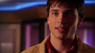 Smallville 2x15 - Lana fires Clark from the Talon