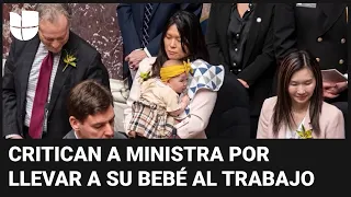 Una ministra enfrenta críticas por llevar a su bebé al trabajo: “Quédate en casa y sé madre”