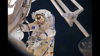 Российские космонавты совершили выход в открытый космос  [новости науки и космоса]