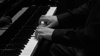 J.S.Bach. Prelude and Fugue in D minor (WTC, 1). - Mikhail Kollontay (piano)