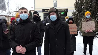 Захисти українську мову! Акція студентів філологів під ОАСК, який її "відмінив".