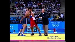 An Unforgettable Wrestling Action That Won an Olympic Medal