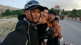 Cycling Aksu, Xinjiang, one day mountain road is exhausting!