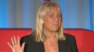'How I stole great customer service - with pride!' | Lisa Ekström | TEDxLundUniversity