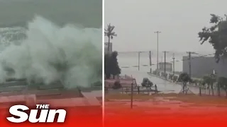 Super cyclone brings huge tidal waves & rain to India