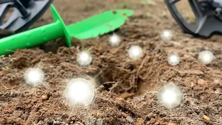 A Fistful of Old Coins! - Rare SILVER & Large Coins Found Metal Detecting an Early American Farm!