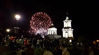 Красочным салютом завершилось празднование Дня Победы в Воронеже 9 мая 2019 года