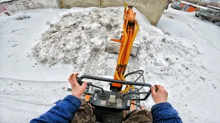 Mini-Excavator Daewoo POV Review & Driving in snow