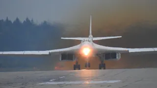 Взлет Ту-160 "Владимир Судец" .