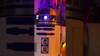 #r2d2 1:2 scale model from the folks over @fanhomeuk8519 #starwars