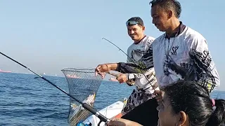 pescaria na Bahia de Guanabara do Dinho esposa dele e o tio dele rapaziada muito gente boa ✌️😎