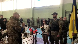 Ukrainian Soldiers Tie The Knot In Ceremony Performed By Their Commander