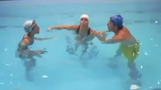 Cagou na piscina kkkkk