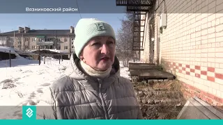 В деревне Паустово Вязниковского района разваливается бывшая «малосемейка»