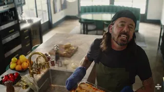 dave grohl announces that he made lasagna