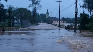 😔vamos ajudar nosso rio grande do sul,é muita tristeza,meus amigos!!vamos orar!!